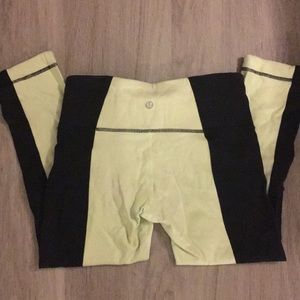 Lululemon cropped worked leggins